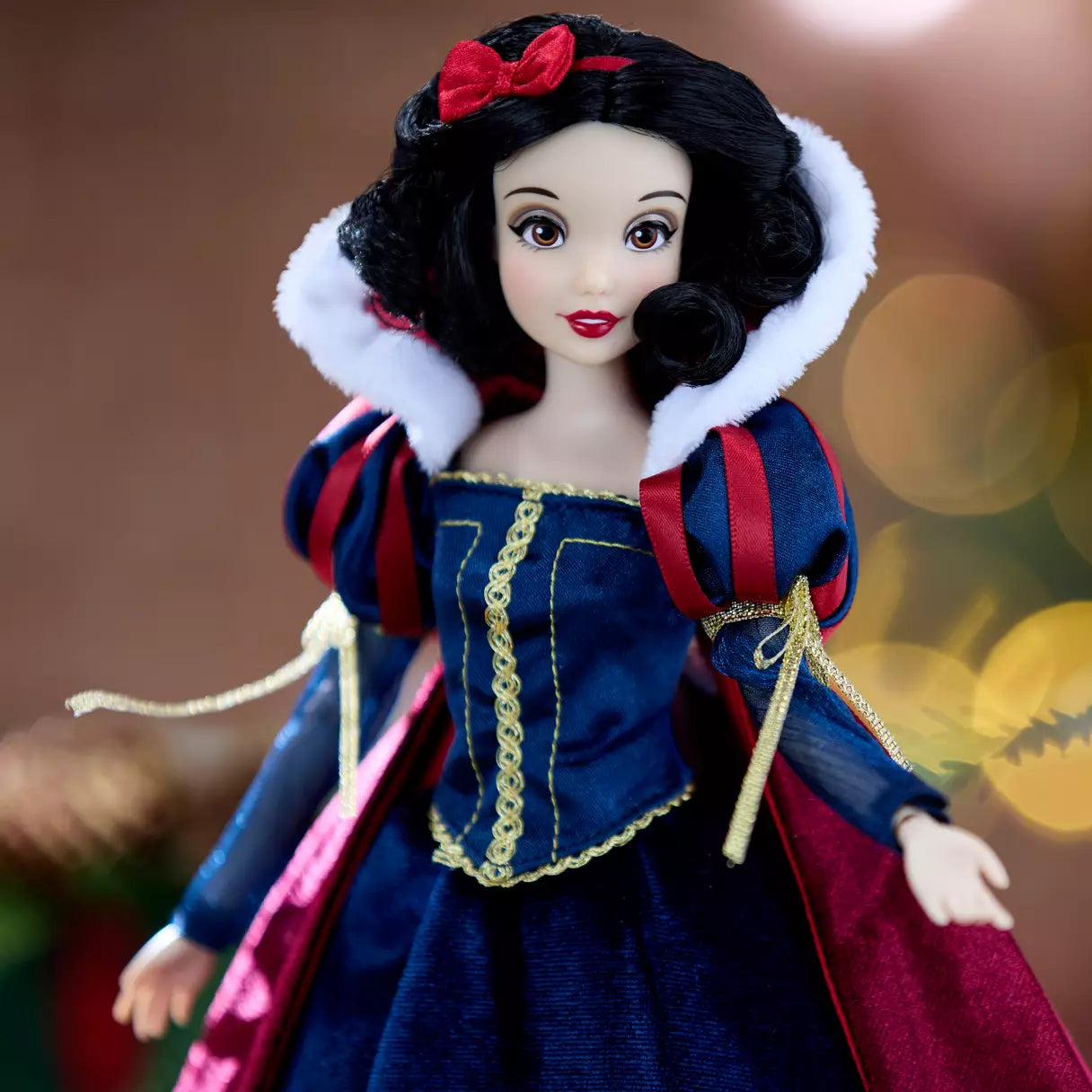 Snow White 2025 Holiday Special Edition Doll Blanca Nieves
