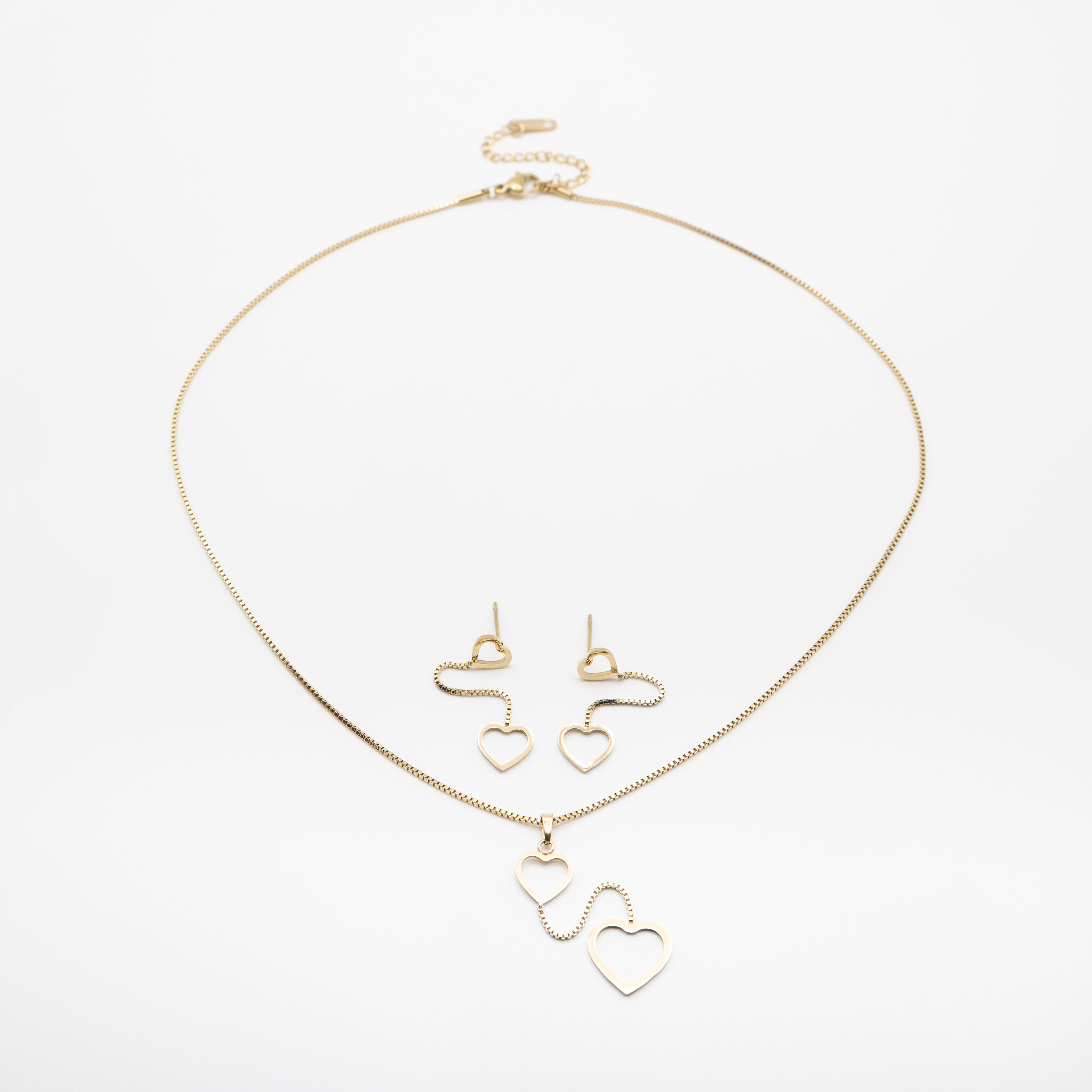 Set De Aretes Y Collar De Corazón