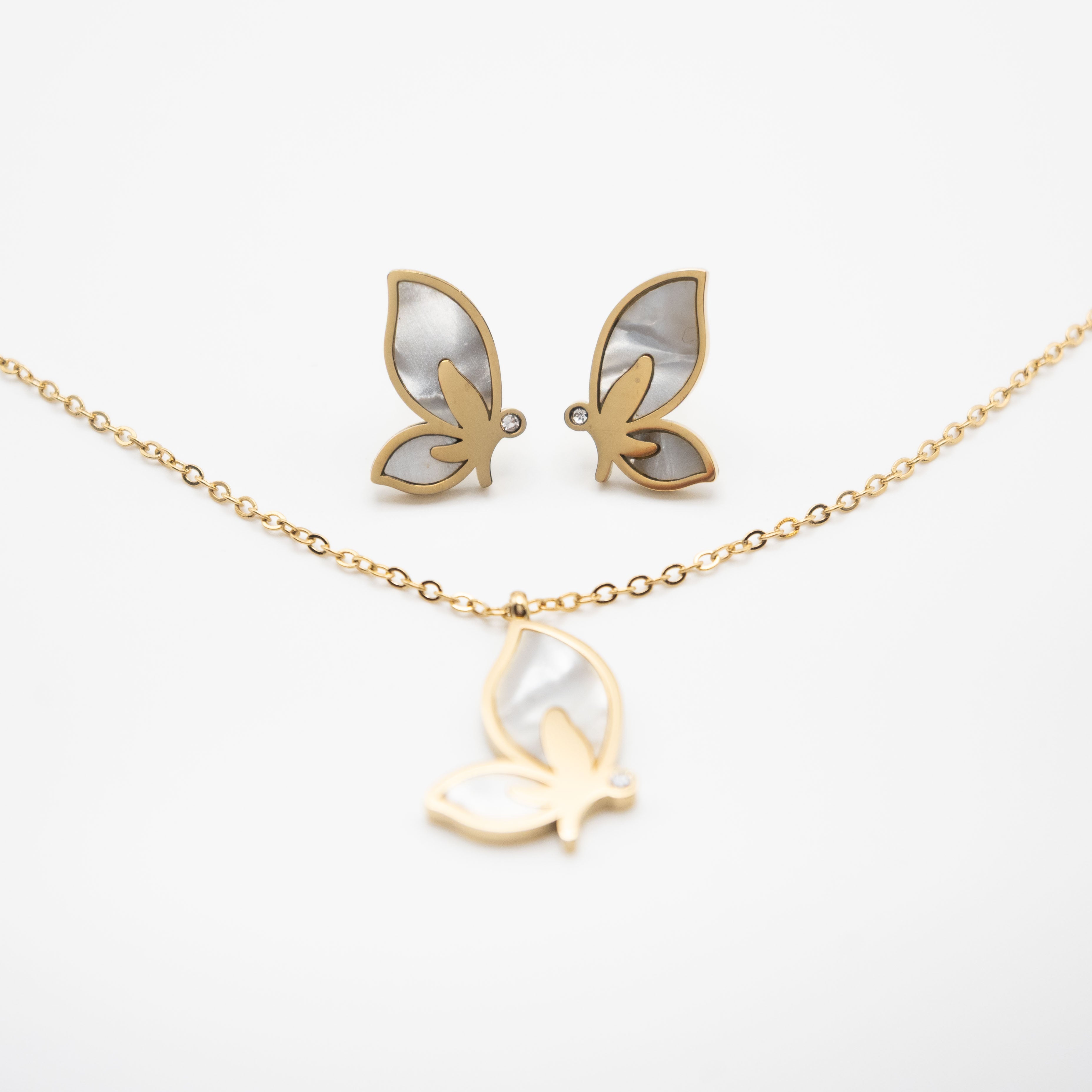 Set De Aretes Y Collar De Mariposa