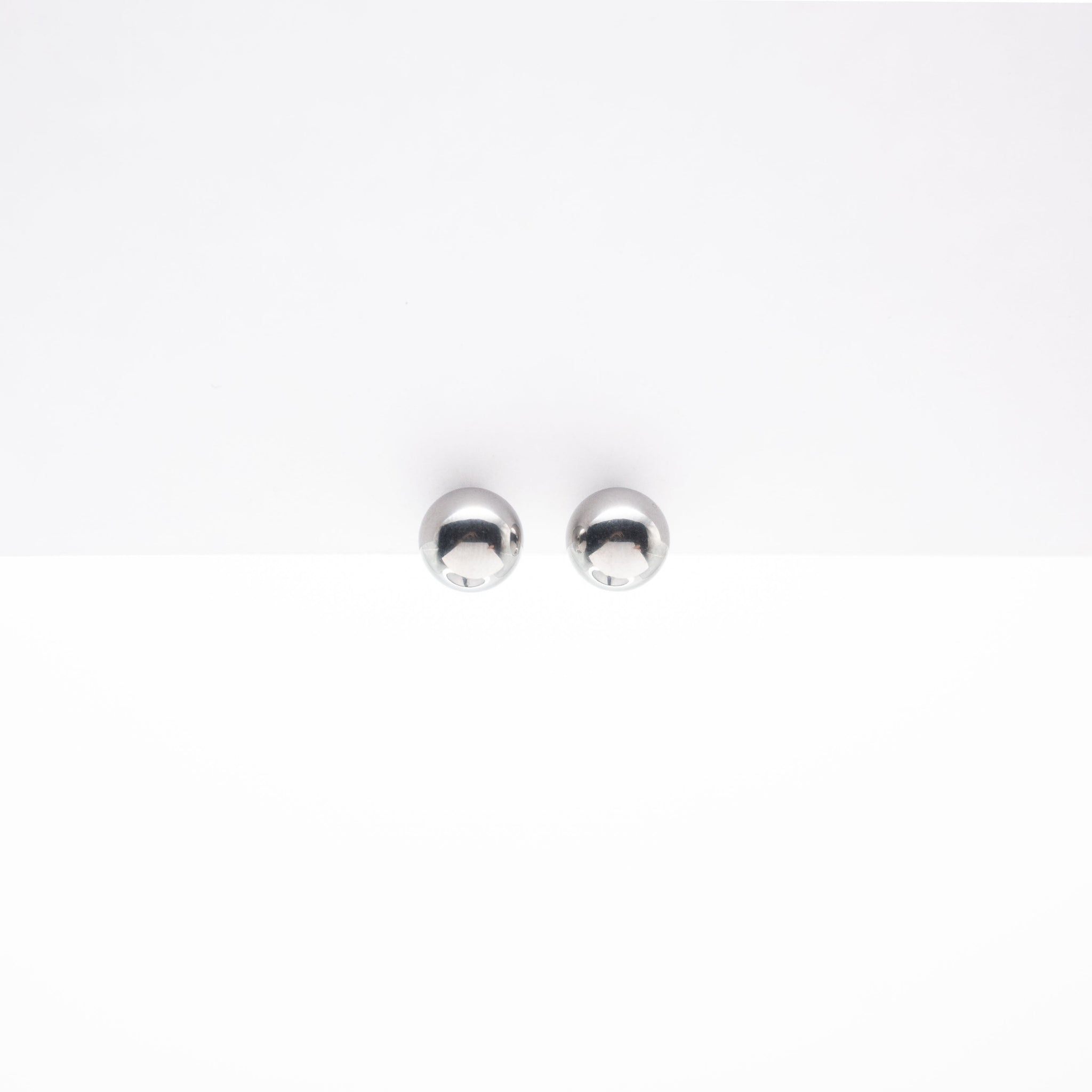 Aretes Minimalistas Plateados
