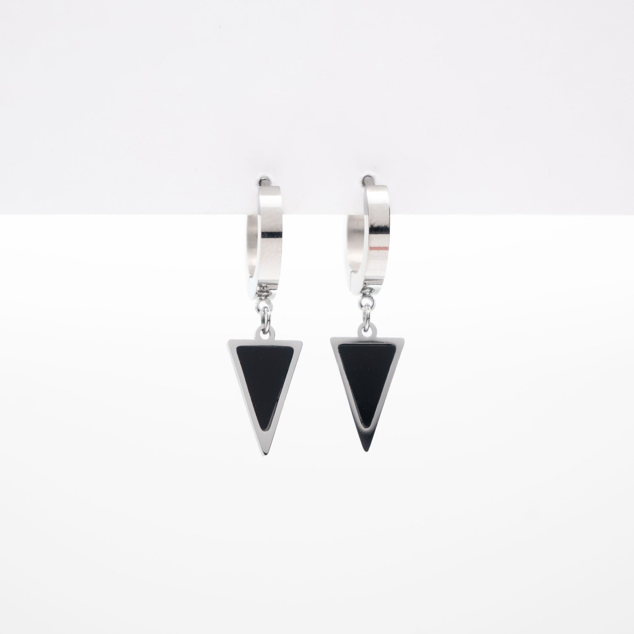 Aretes Triangulares Colgantes