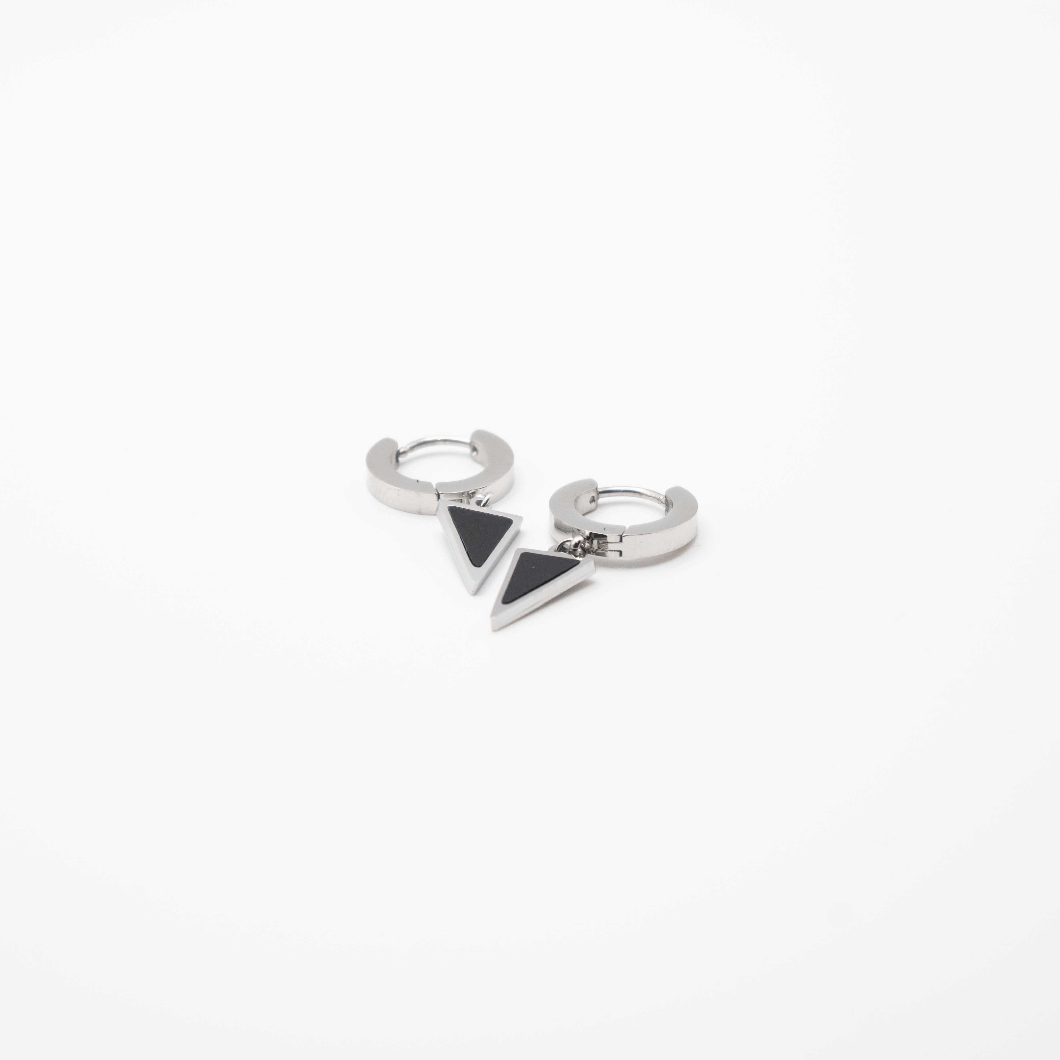 Aretes Triangulares Colgantes