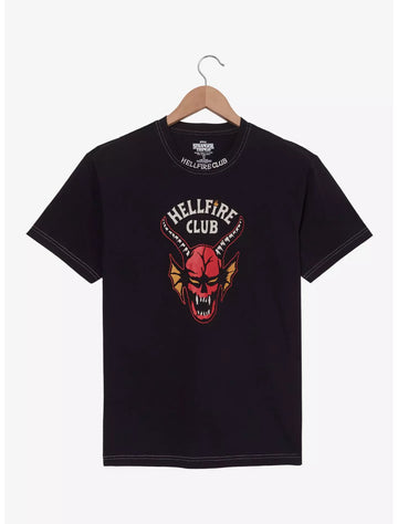 Camiseta Hellfire Club Stranger Things Cuello Bordado