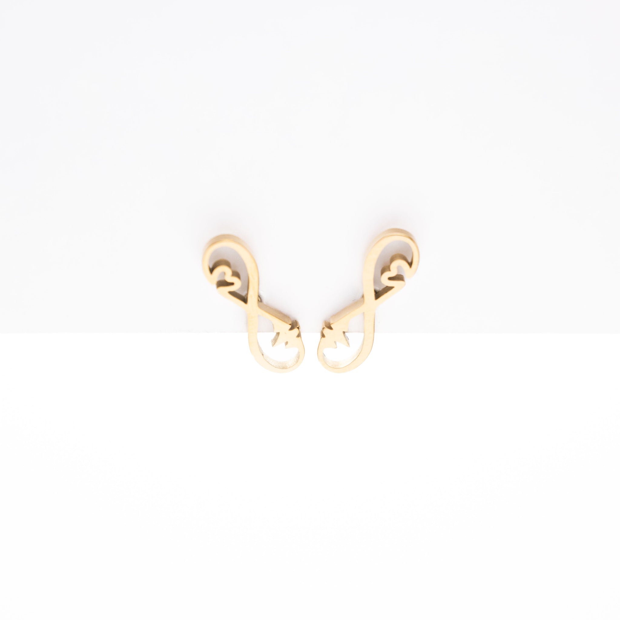 Aretes De Infinito, Latido Y Corazón