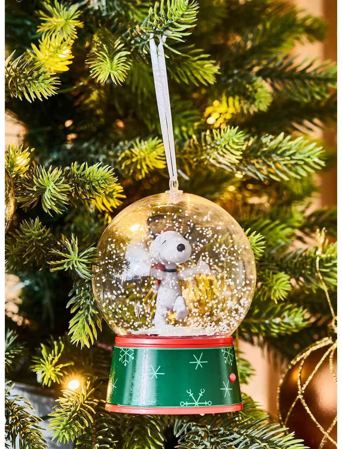 Peanuts Snoopy Snow Globe Musical Ornamento