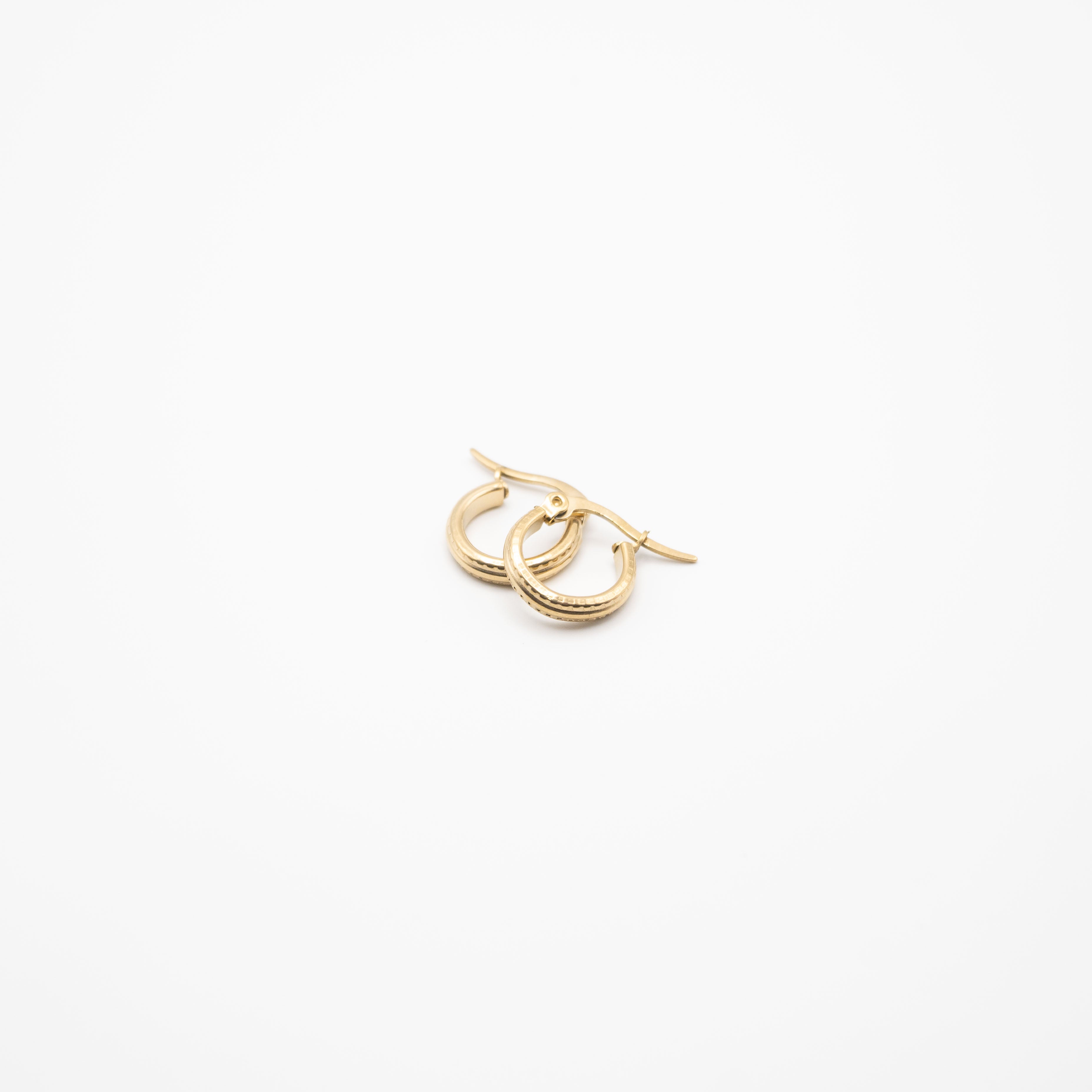 Aretes De Argolla Con Orla Estriada