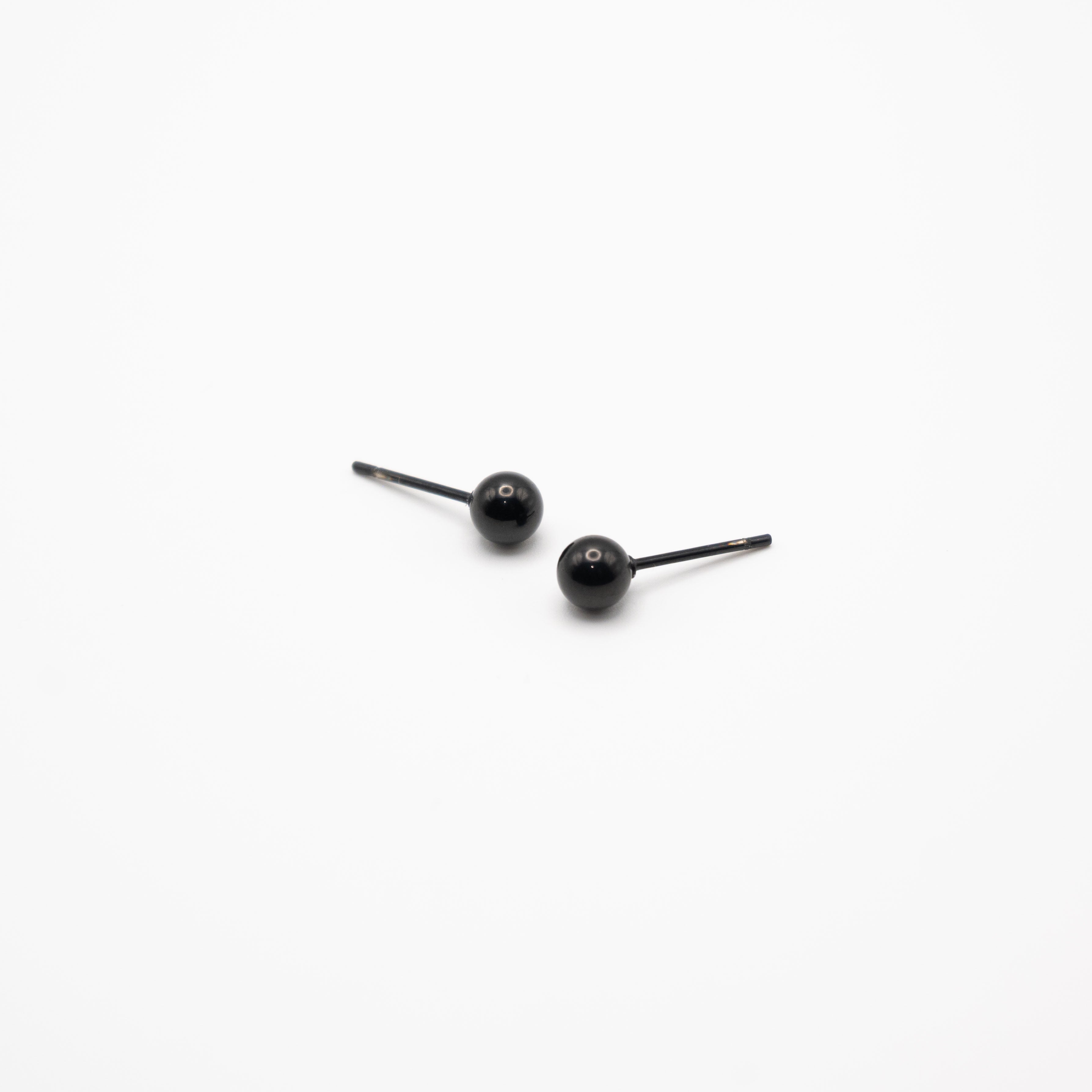 Arete Minimalista Negro Mediano