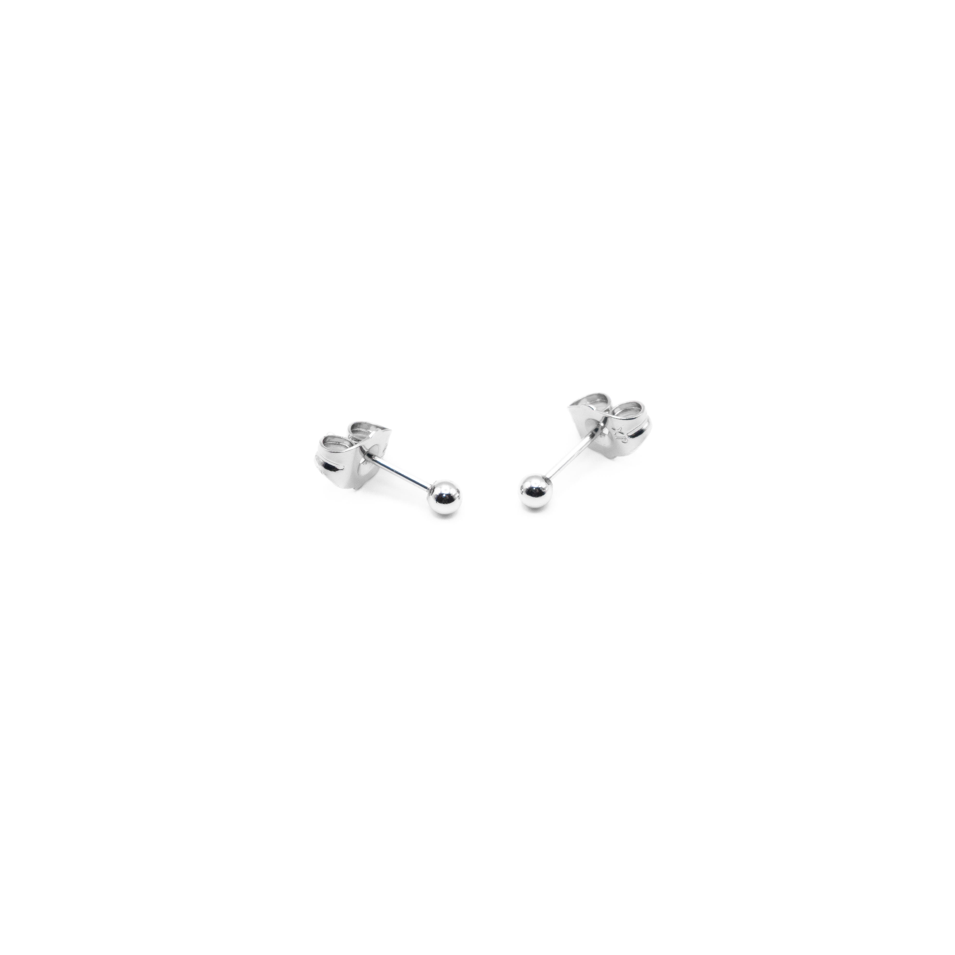 Aretes Plateados Minimalistas