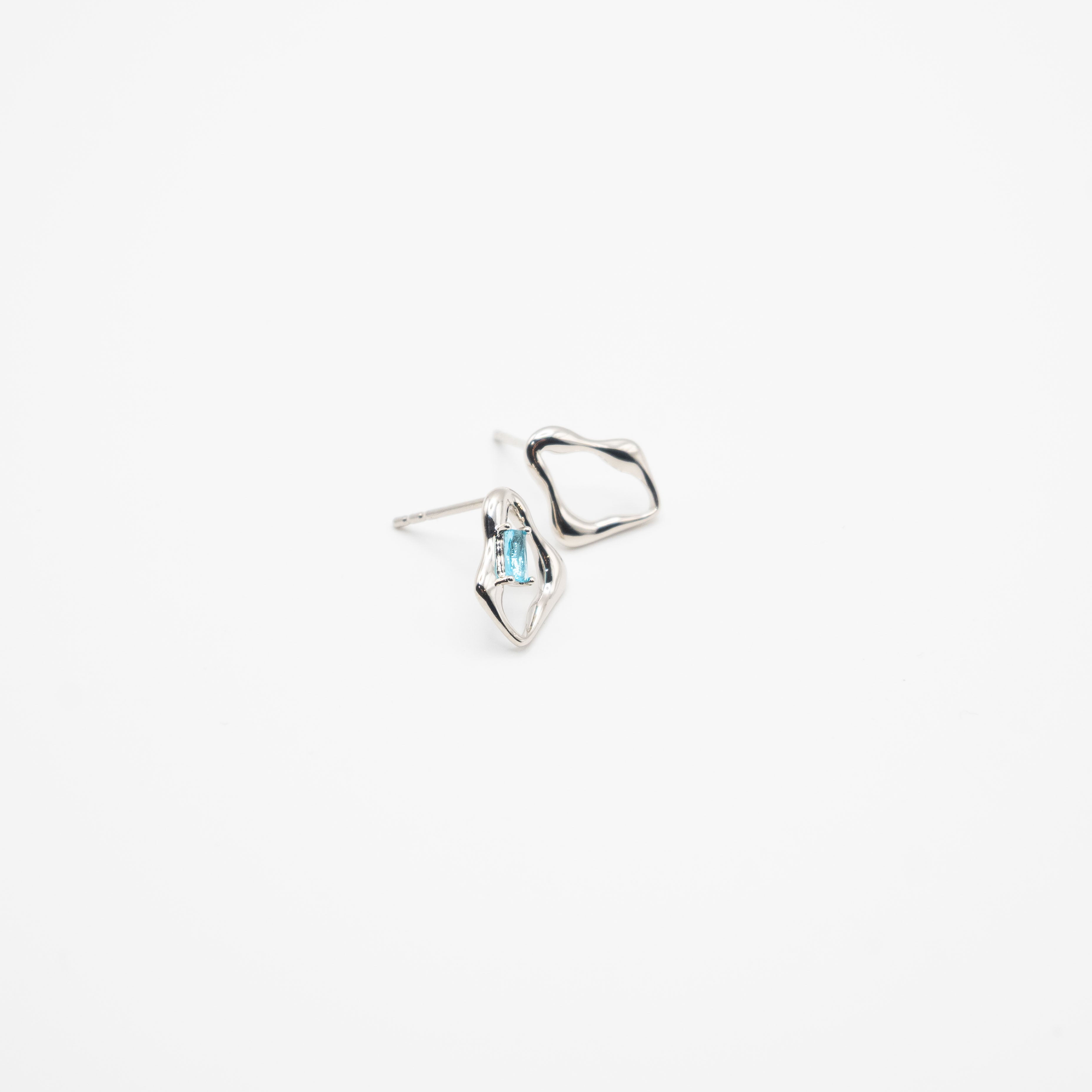 Aretes Plateados Con Circonia