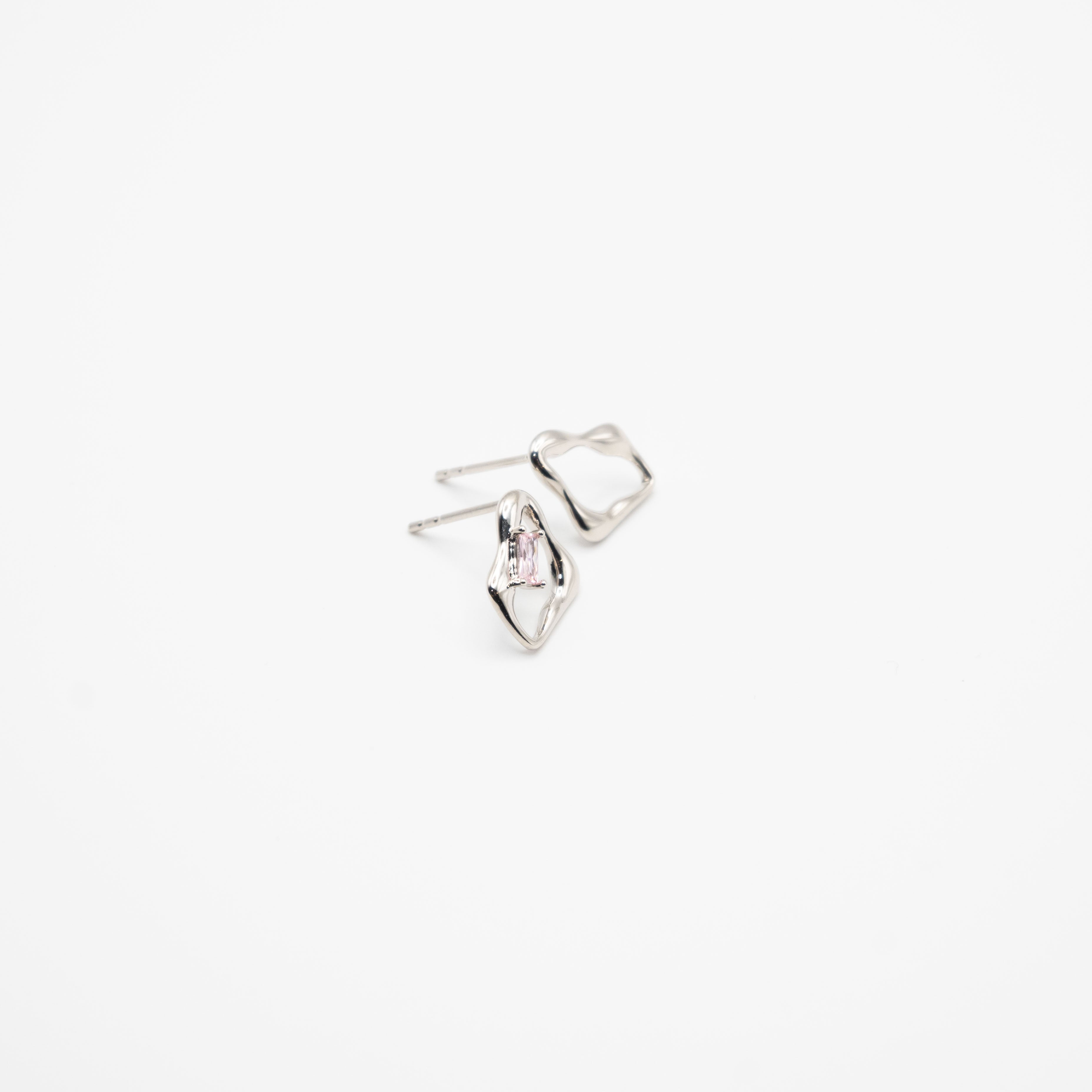 Aretes Plateados Con Circonia