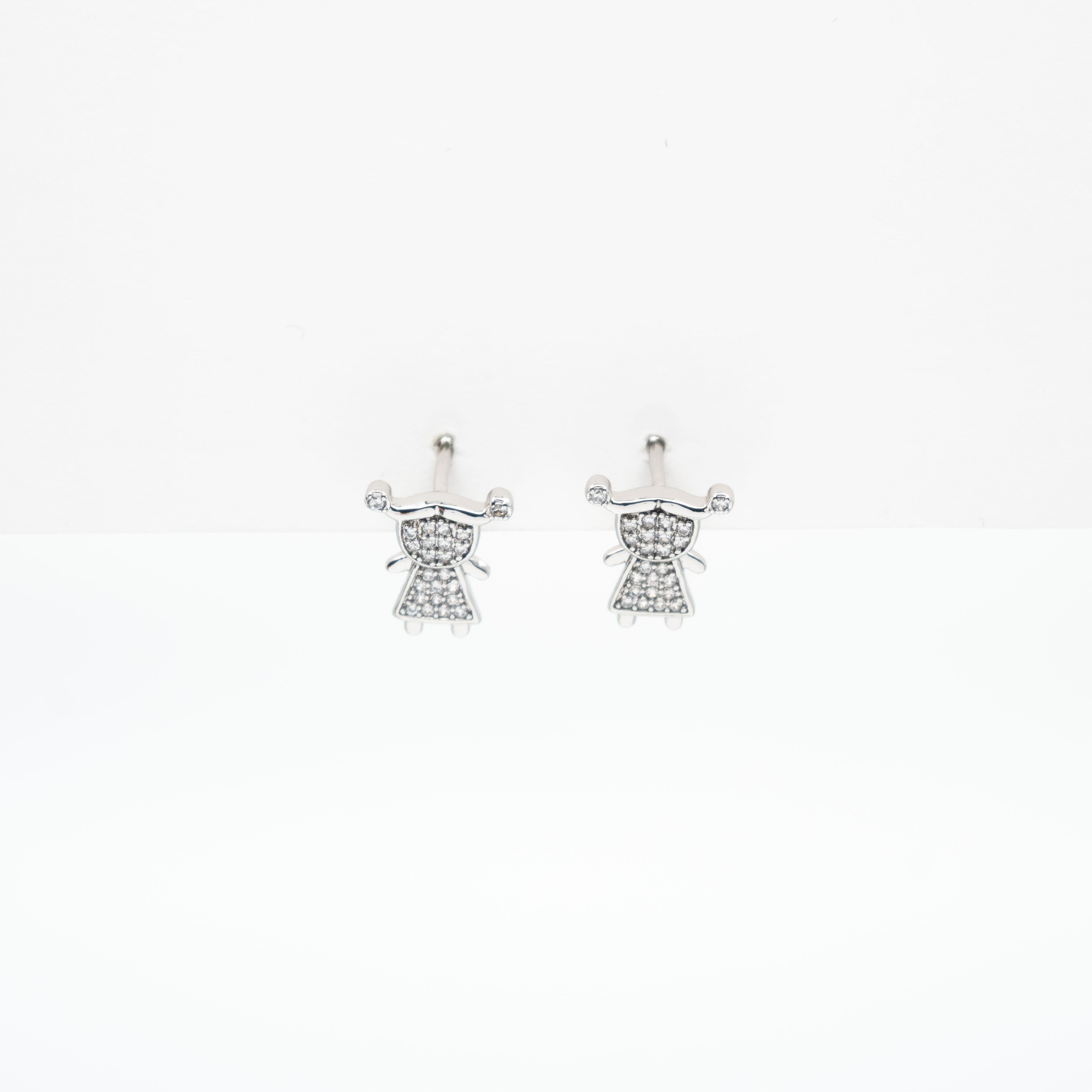 Aretes En Forma De Niña Strass