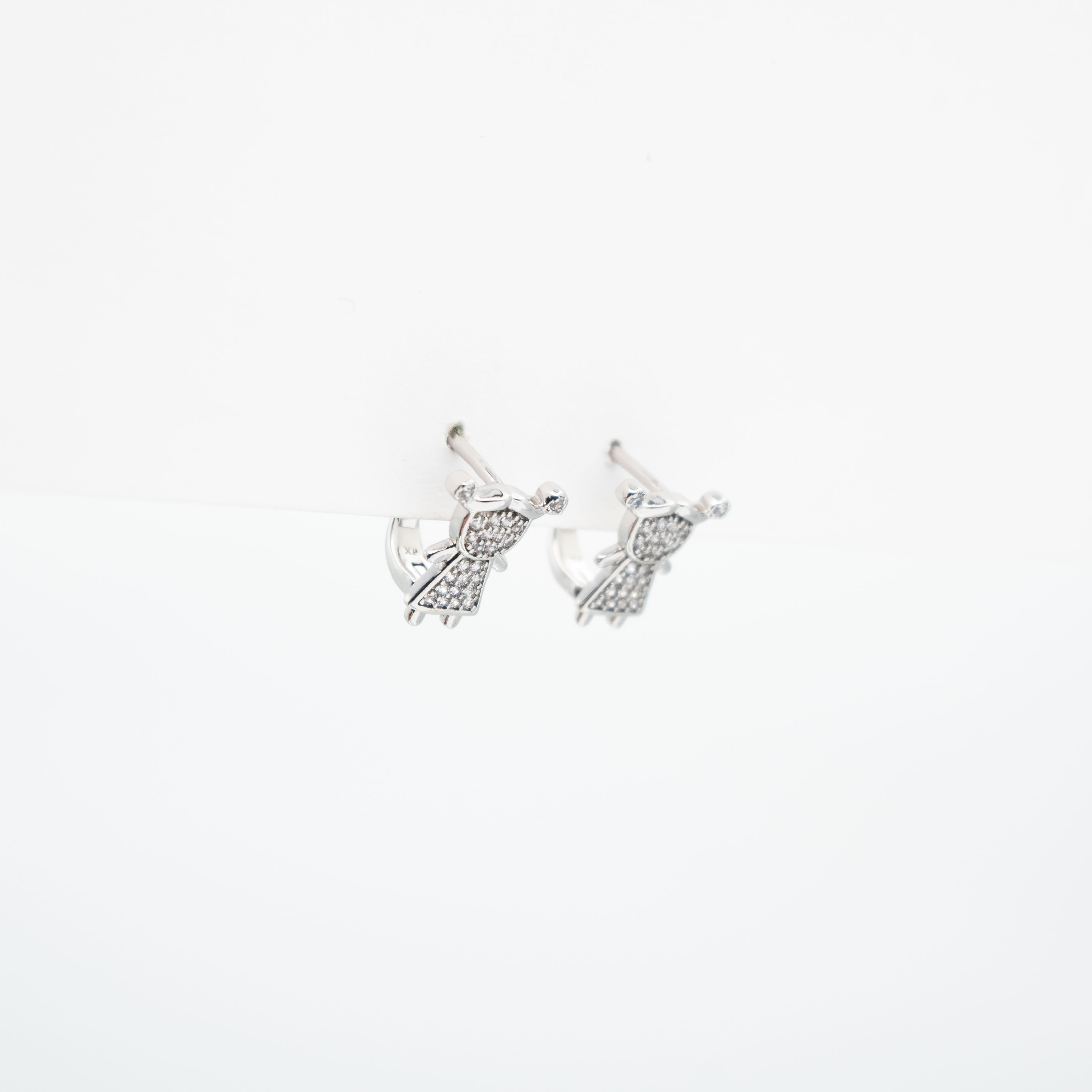 Aretes En Forma De Niña Strass