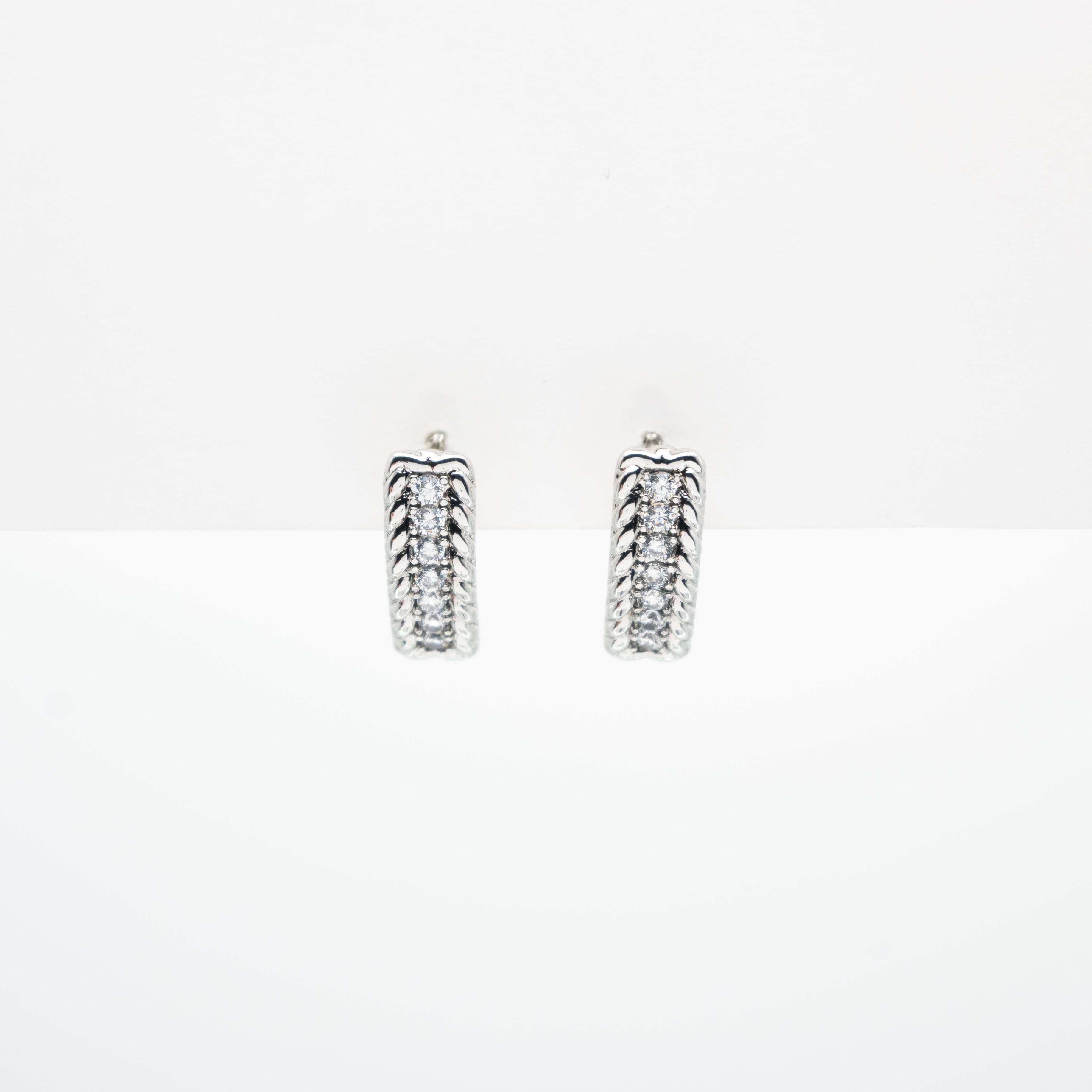 Aretes De Barra Gruesta Orla Estriada