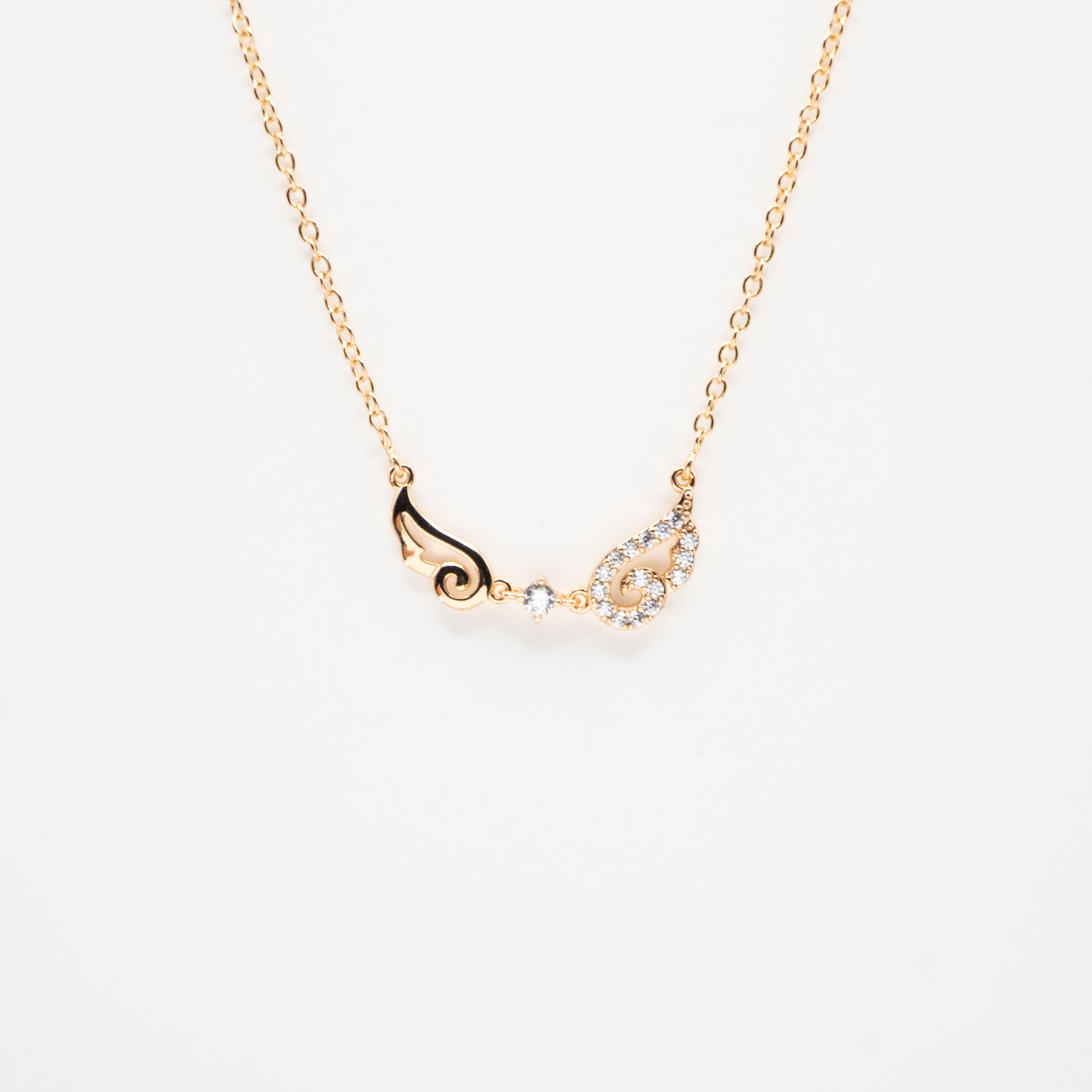 Collar Con Dije De Alas Strass