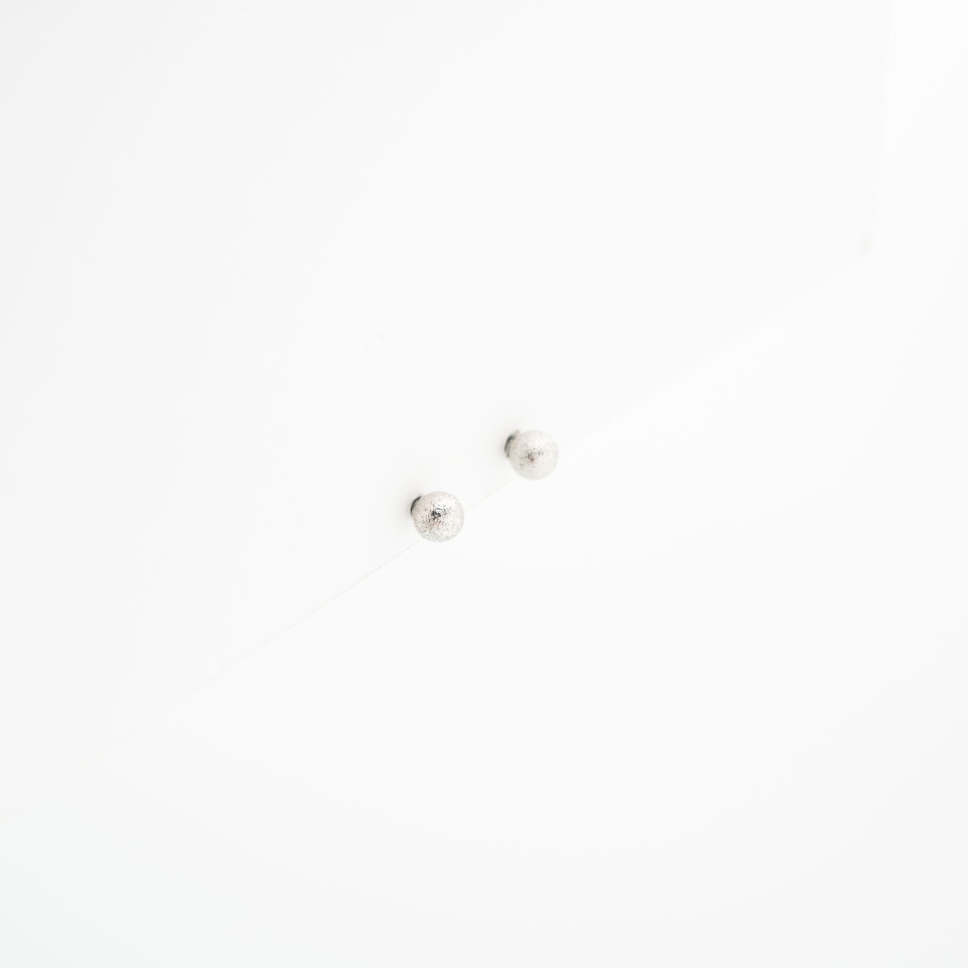 Aretes Minimalistas Con Textura