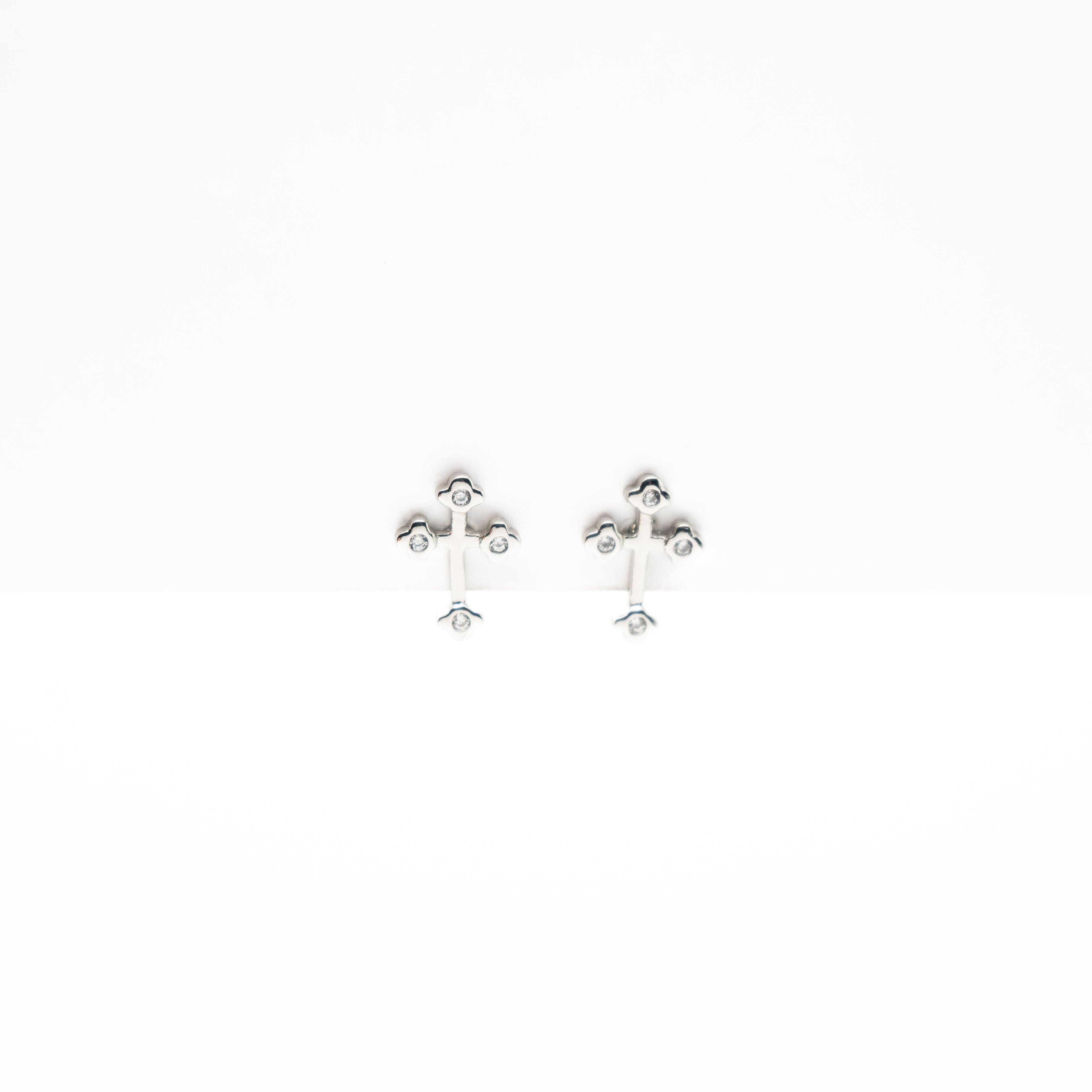 Aretes De Cruz Con Circonias
