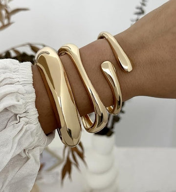Juego de Brazaletes Gruesos Dorados para Mujer