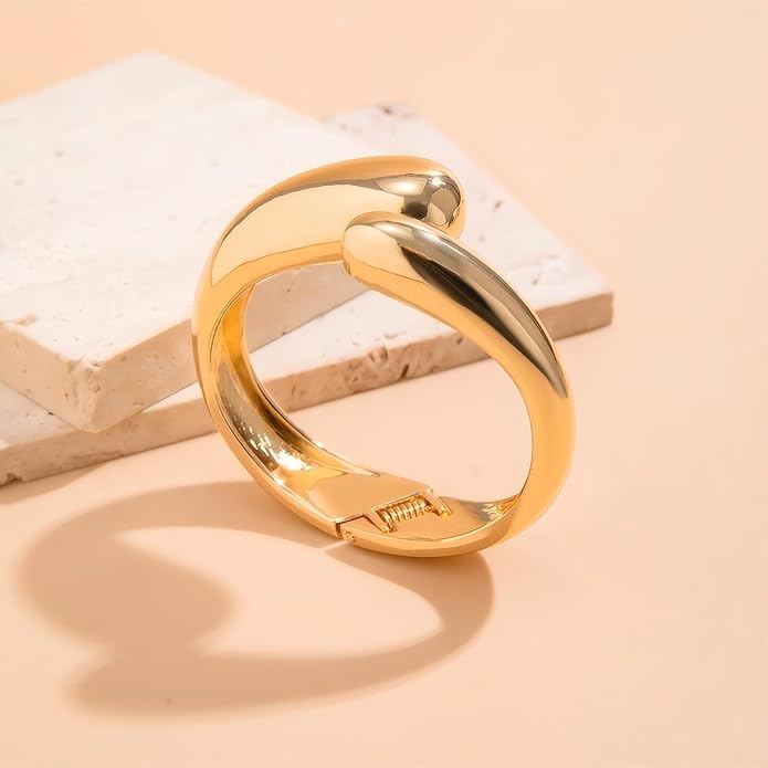 Pulseras Doradas para Mujer Diseño Espiral con Gota de Agua