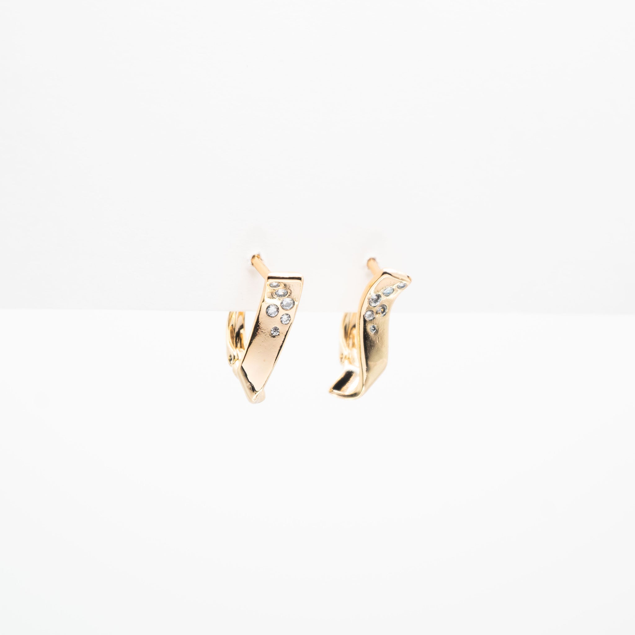 Aretes Curvos Con Strass
