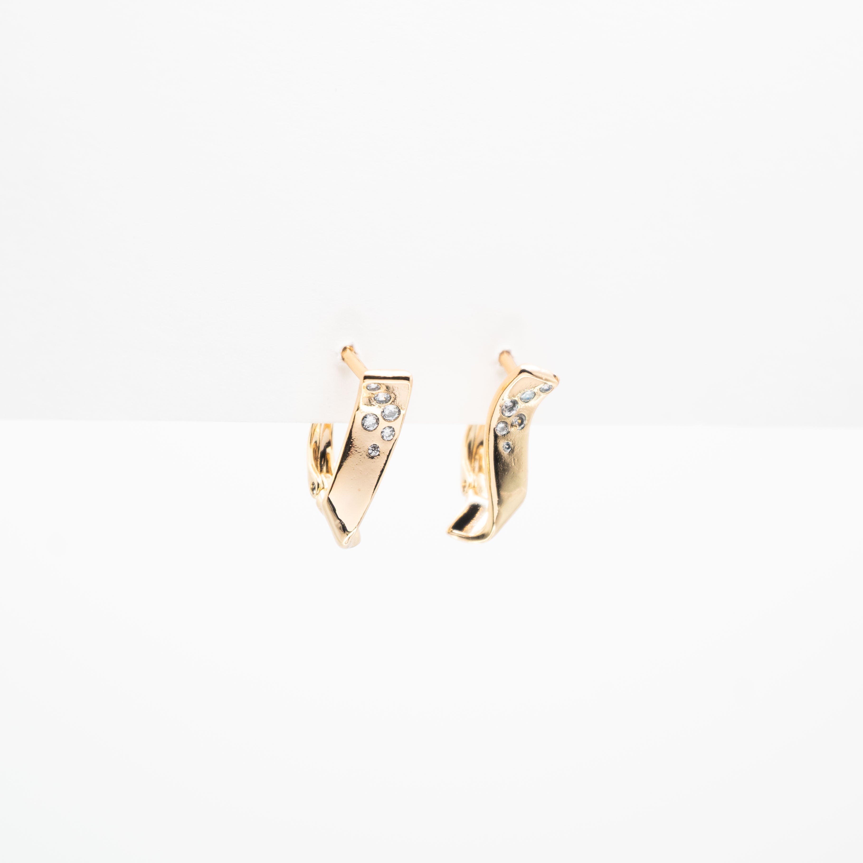 Aretes Curvos Con Strass