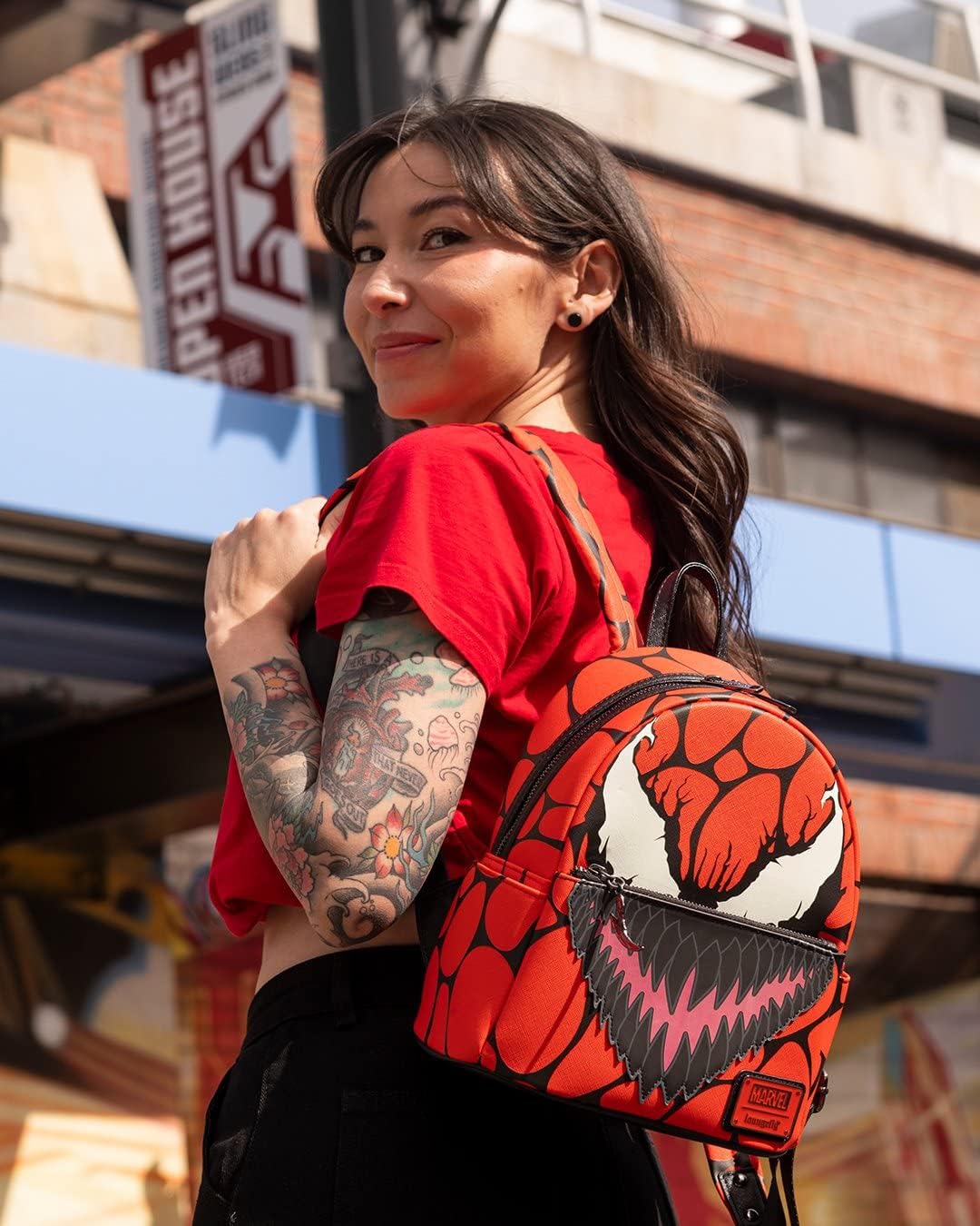 Mochila Marvel Carnage Venom Brilla Obscuridad