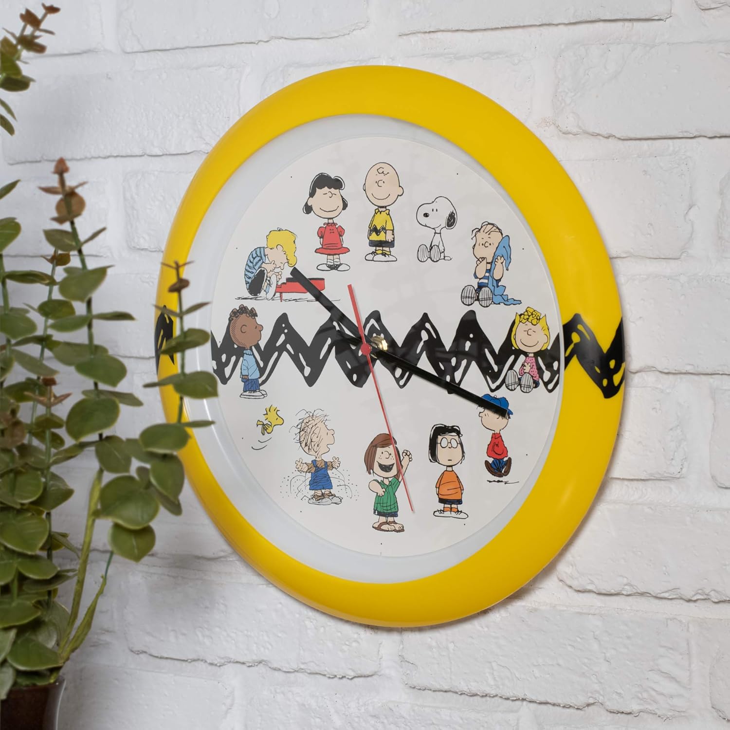 Mark Feldstein Peanuts Snoopy Reloj De Pared