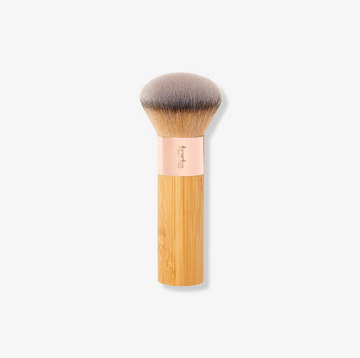 The Buffer Foundation Brush – tarte