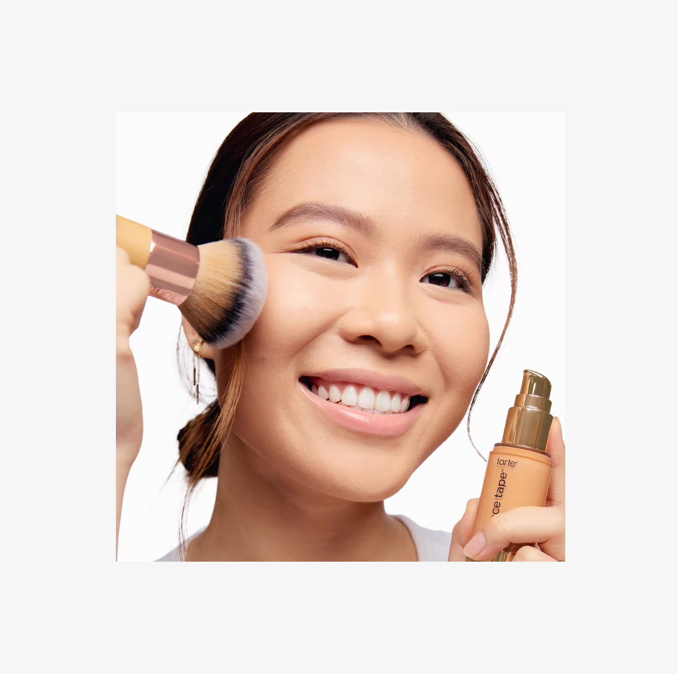 The Buffer Foundation Brush – tarte