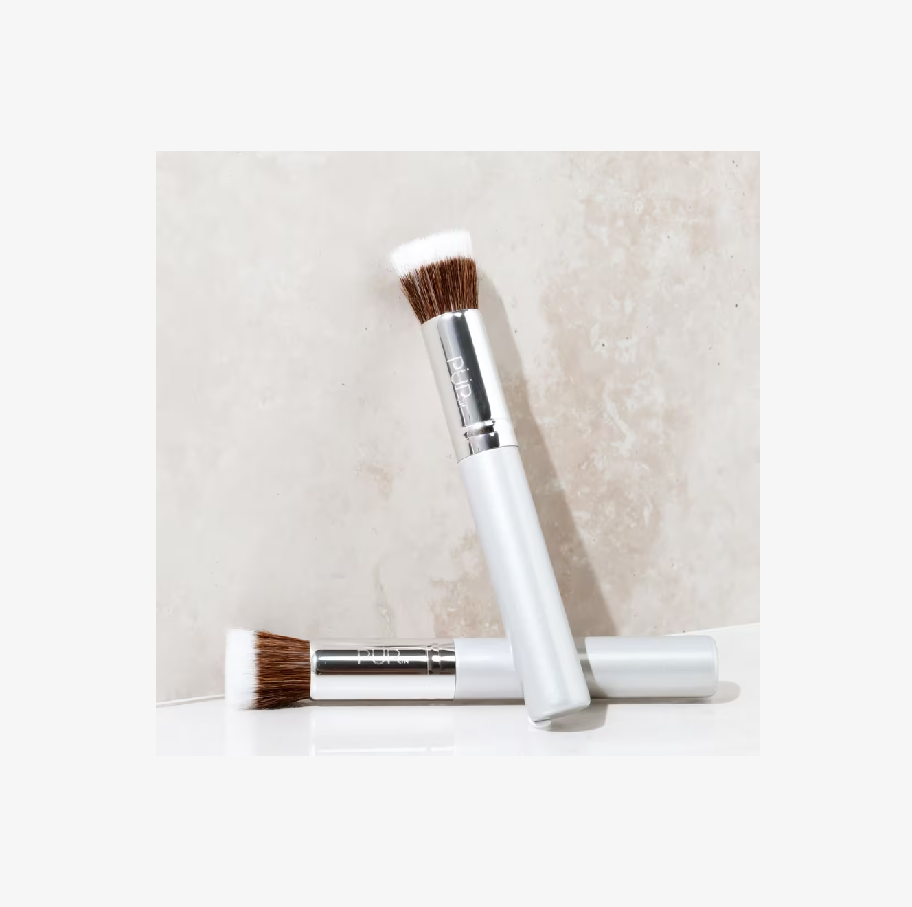 Brocha para Maquillaje con Forma de Cincel para Base Líquida