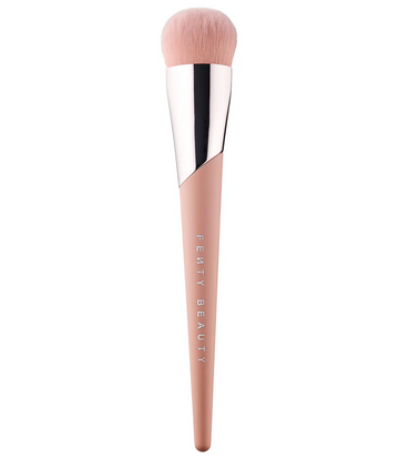 Fenty Beauty by Rihanna Brocha para Base Full-Bodied Foundation Brush 110