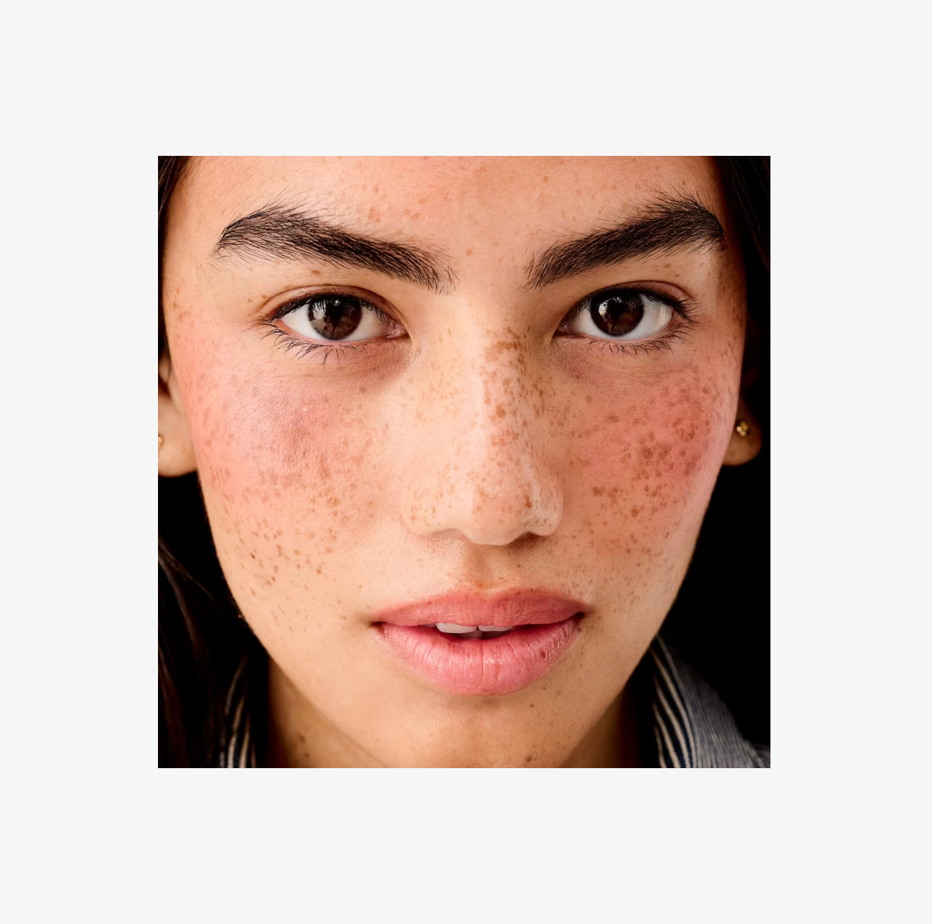 Benefit Cosmetics WANDERful World Silky-Soft Powder Blush Mini