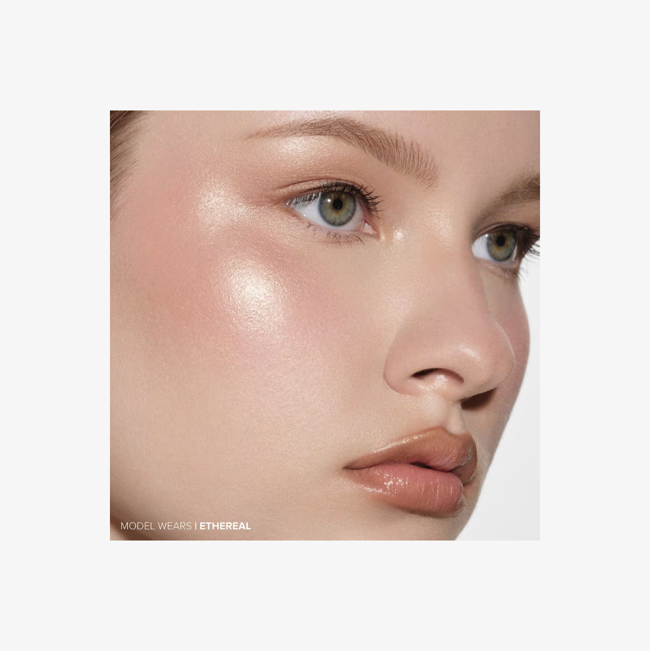 Anastasia Beverly Hills Glow Seeker Powder Highlighter