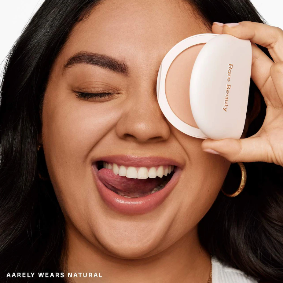 Rare Beauty by Selena Gomez True to Myself Polvo Compacto Translúcido