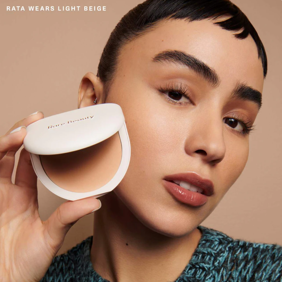 Rare Beauty by Selena Gomez True to Myself Polvo Compacto Translúcido