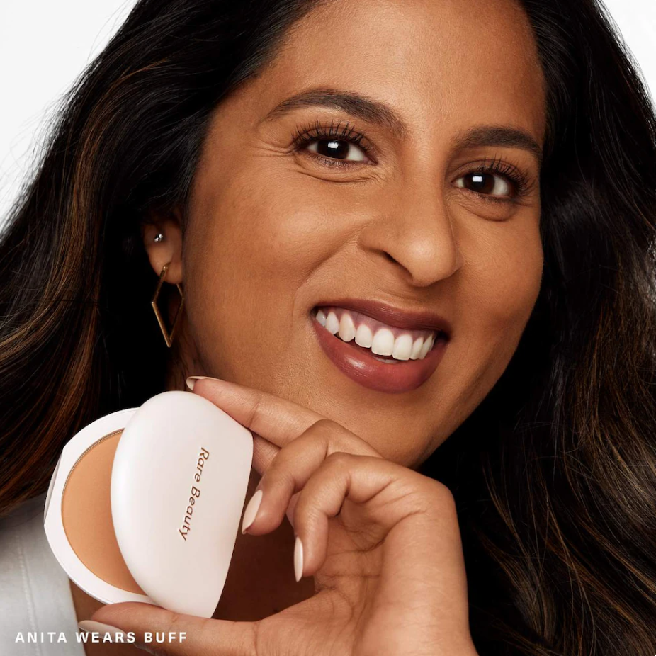 Rare Beauty by Selena Gomez True to Myself Polvo Compacto Translúcido