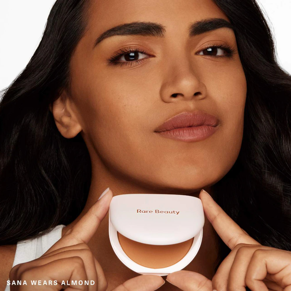 Rare Beauty by Selena Gomez True to Myself Polvo Compacto Translúcido