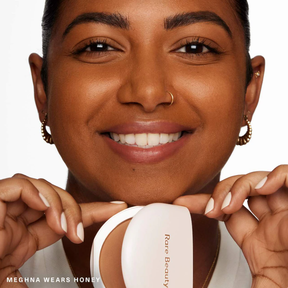 Rare Beauty by Selena Gomez True to Myself Polvo Compacto Translúcido