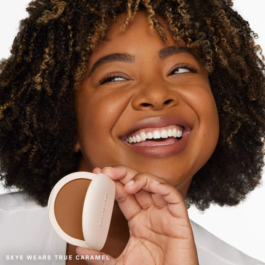 Rare Beauty by Selena Gomez True to Myself Polvo Compacto Translúcido