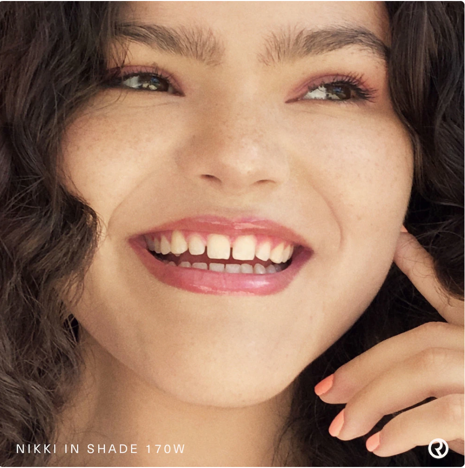 Rare Beauty by Selena Gomez Base de Maquillaje Líquida Liquid Touch