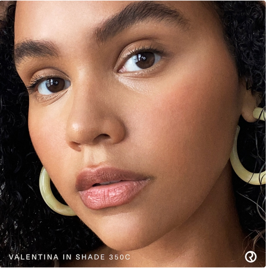 Rare Beauty by Selena Gomez Base de Maquillaje Líquida Liquid Touch