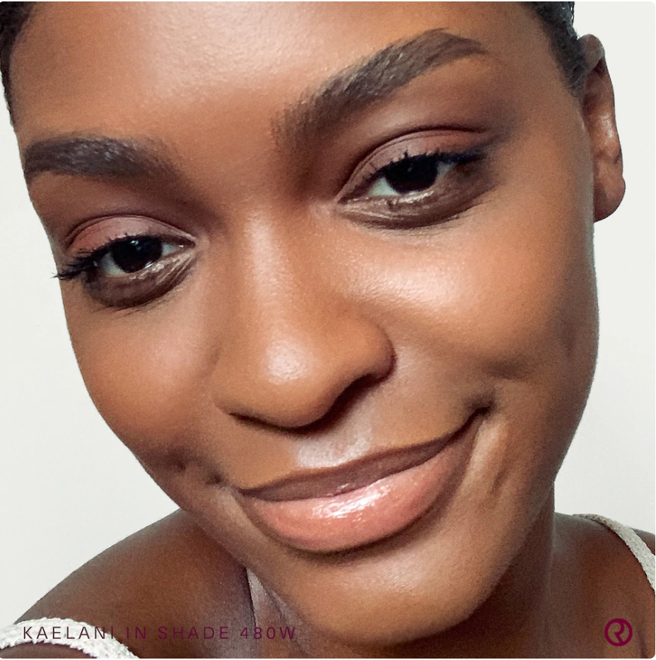 Rare Beauty by Selena Gomez Base de Maquillaje Líquida Liquid Touch