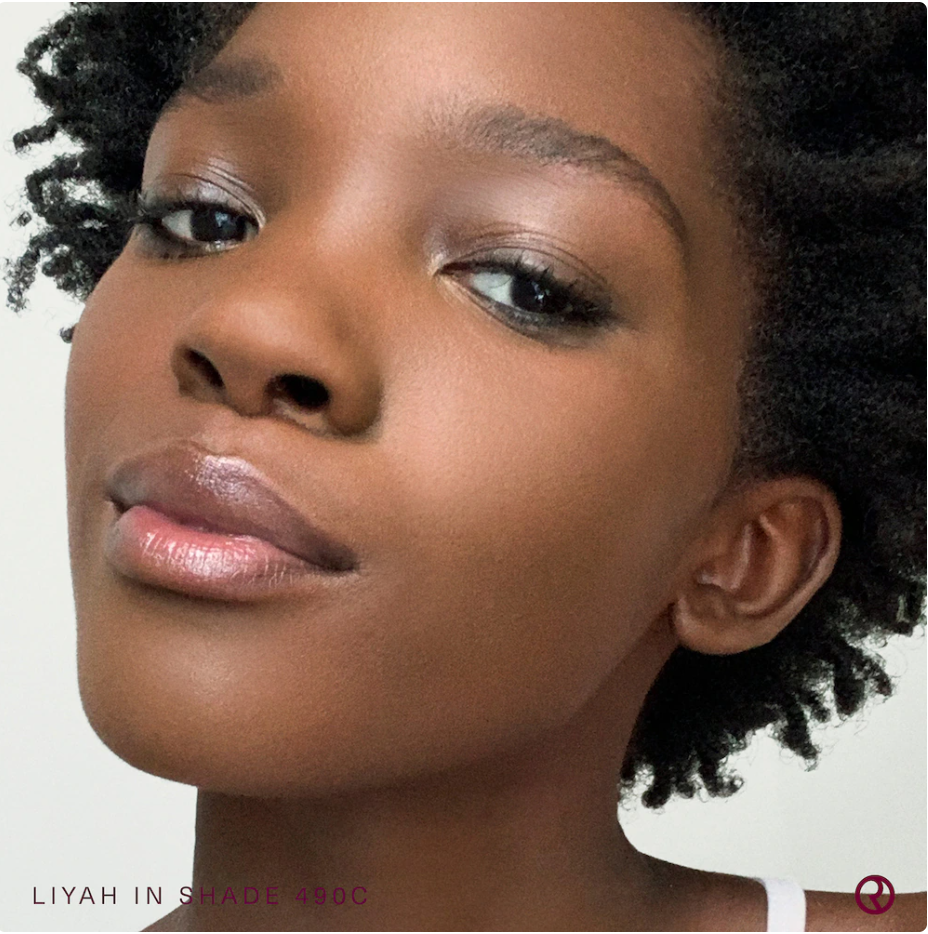 Rare Beauty by Selena Gomez Base de Maquillaje Líquida Liquid Touch