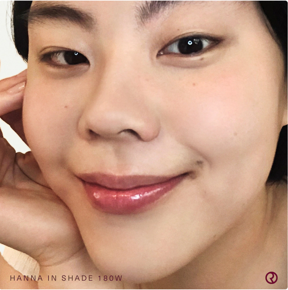 Rare Beauty by Selena Gomez Base de Maquillaje Líquida Liquid Touch