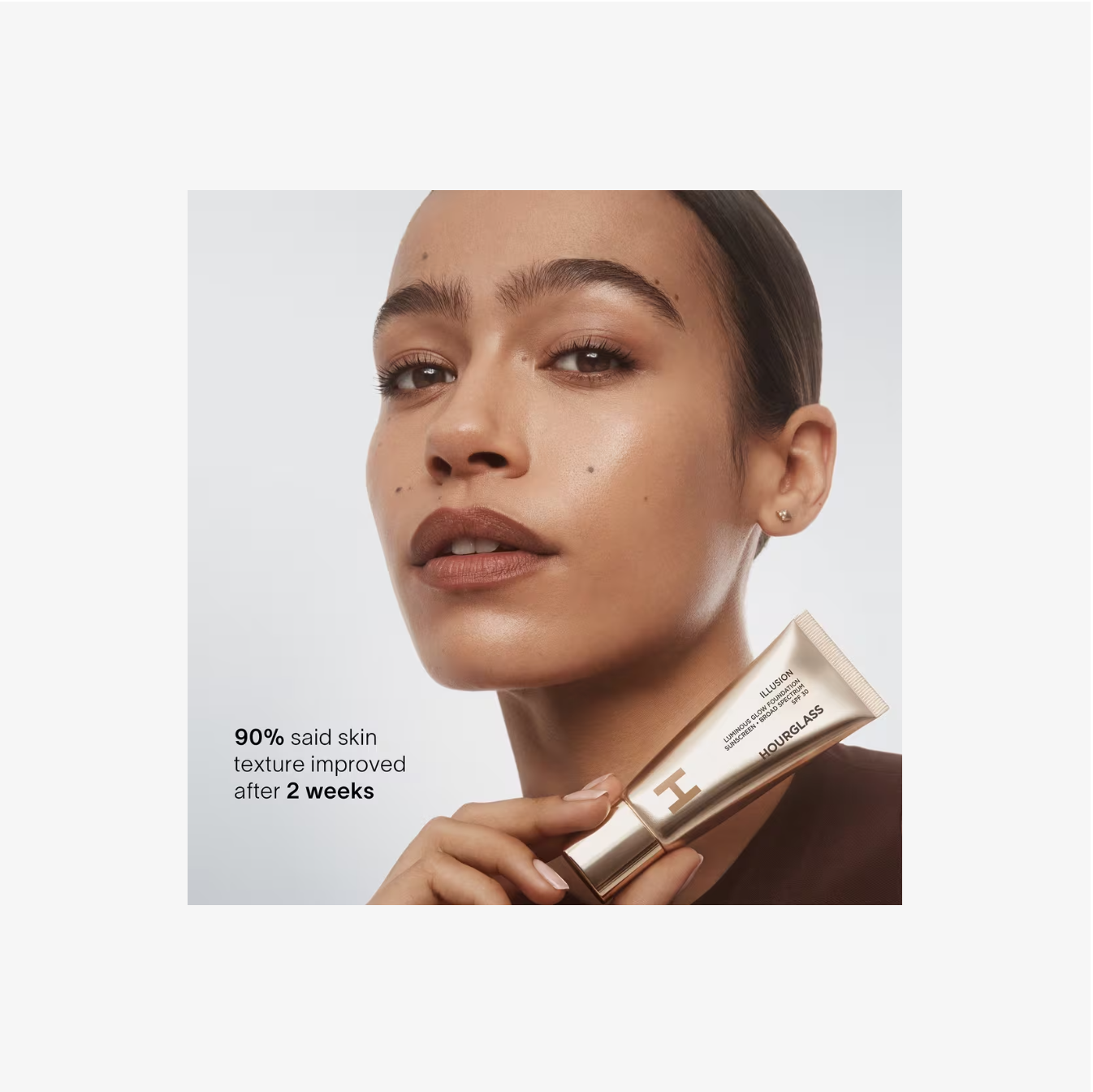 HOURGLASS Illusion Luminous Glow Base con SPF 30