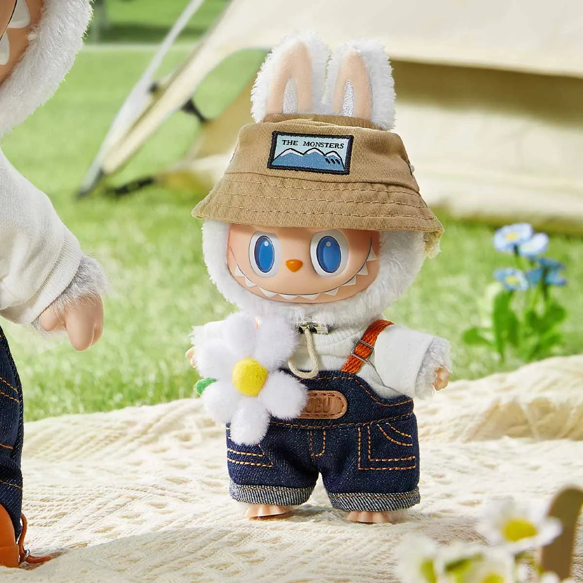 THE MONSTERS FALL IN WILD LABUBU