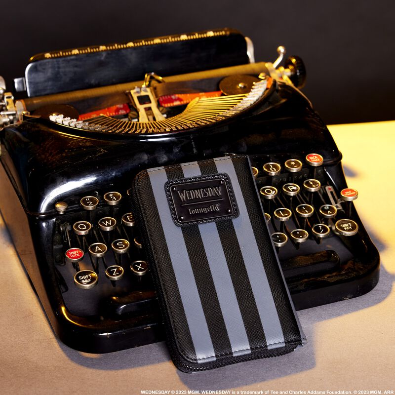 Wednesday Locos Addams Nevermore Cartera