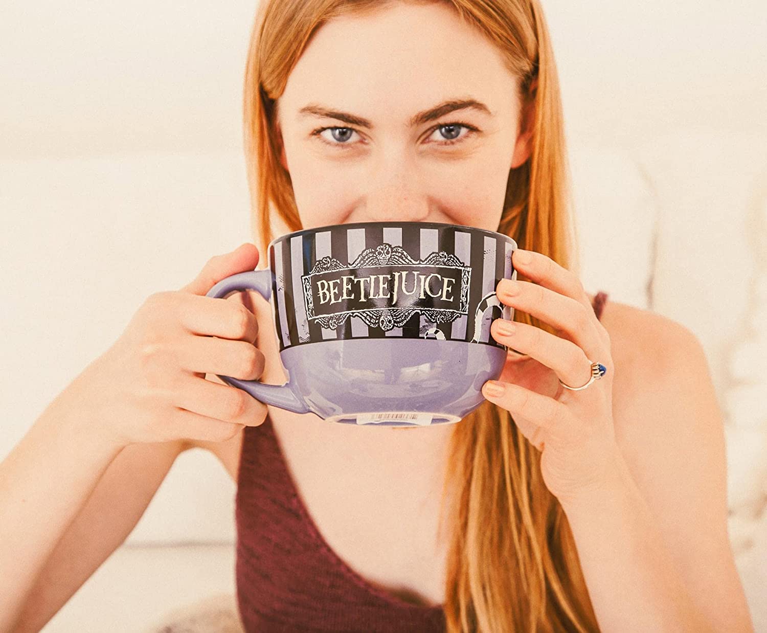 Beetlejuice Taza Morada