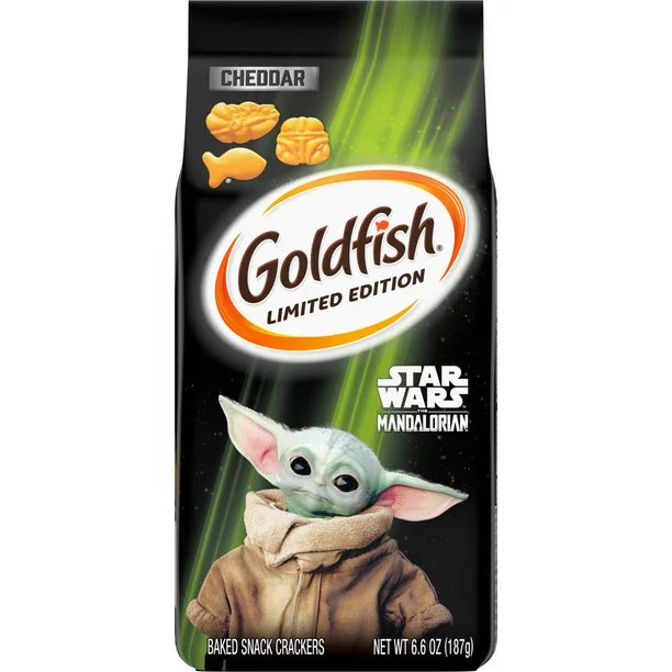Goldfish Star Wars Mandalorian Cheddar Crackers, Snack Crackers, Bolsa de 6.6 oz