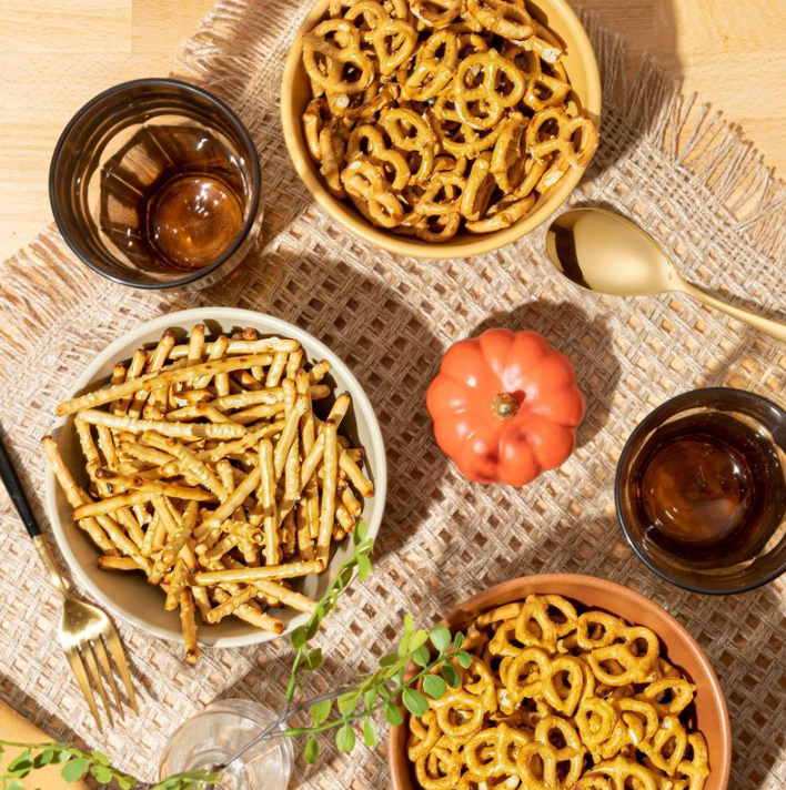 FitJoy Grain Free Pretzel Twists White Cheddar - 4.5oz