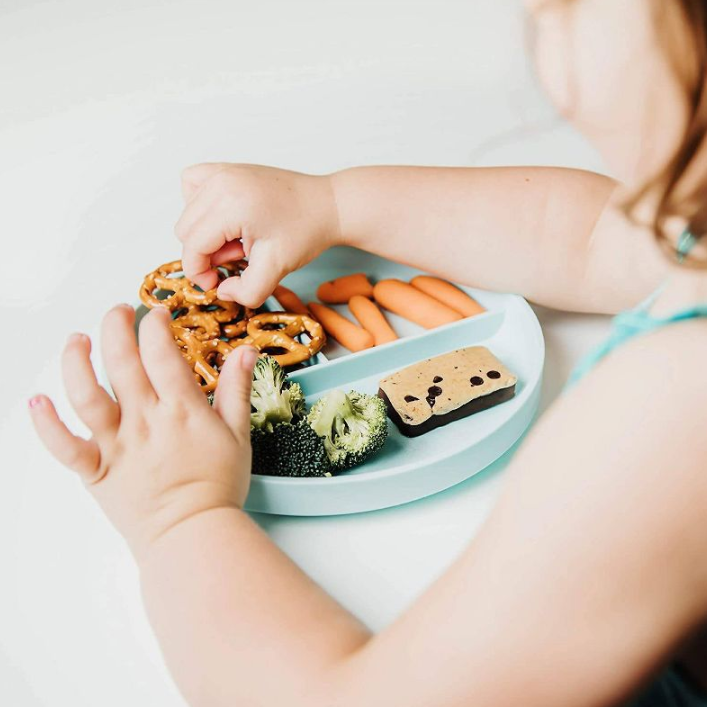 FitJoy Grain Free Pretzel Twists White Cheddar - 4.5oz